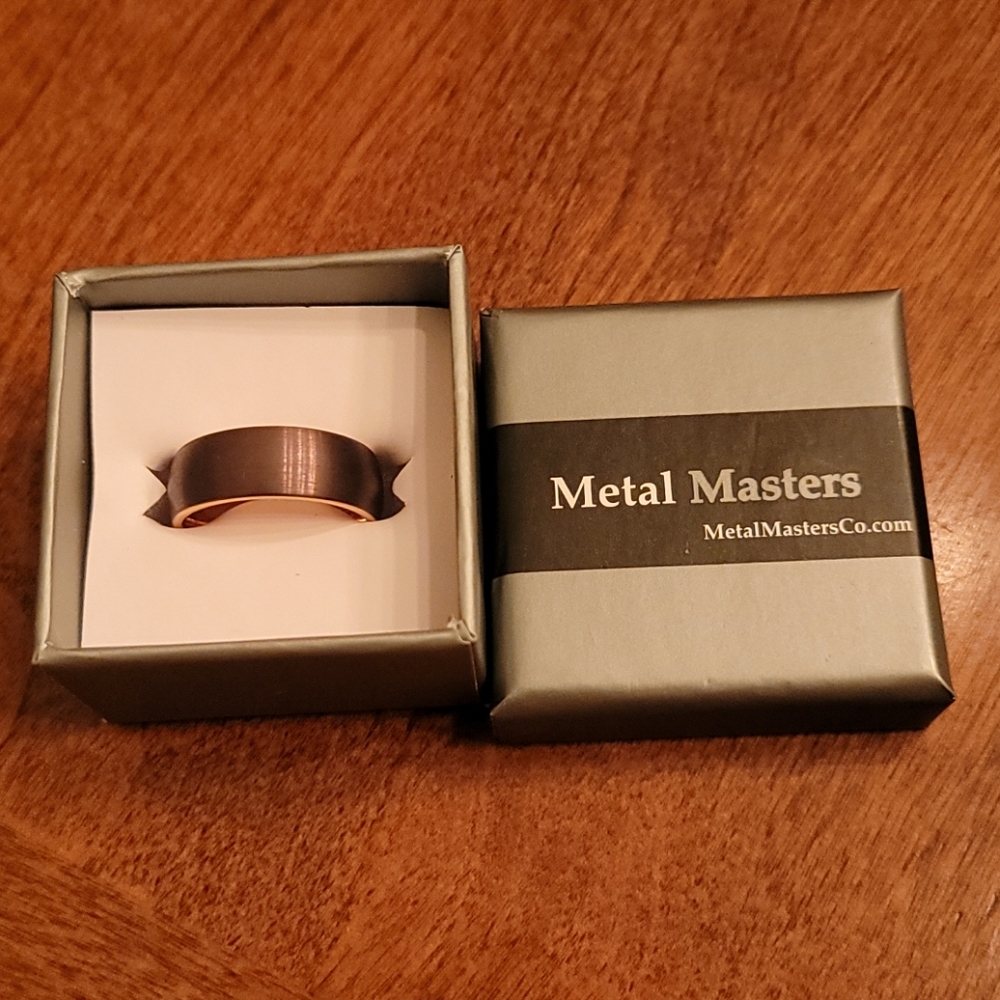 Size 10 tungsten Carbide mens ring.